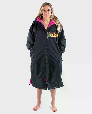 dryrobe Advance Long Sleeve Poncho REMIX Schwarz Pink Camo dryrobe Advance Long Sleeve Poncho REMIX Schwarz Pink Camo